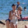 Exclusif - Millie Bobby Brown passe une journée sur la plage avec ses amis Lilia Buckingham et Julian Dennison à Honolulu, le 2 décembre 2018
