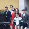 La famille Beckham (David Beckham, Victoria Beckham, Harper Beckham, Romeo Beckham, Cruz Beckham, Brooklyn Beckham et sa compagne Hana Cros) quitte le défilé de Victoria Beckham lors de la London Fashion Week le 17 février 2019.