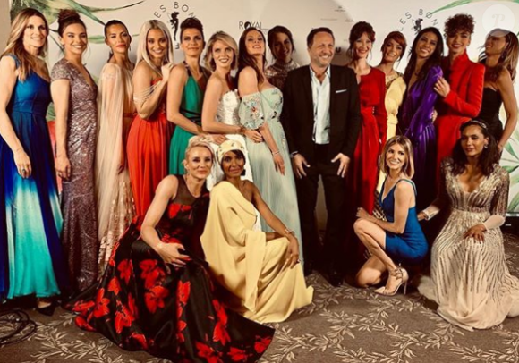 Arthur entouré de toutes les Miss au gala des Bonnes fées le 20 mars 2019.