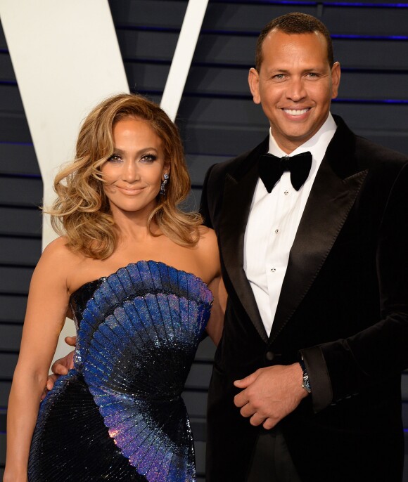 Jennifer Lopez et son compagnon Alex Rodriguez à la soirée Vanity Fair Oscar Party à Los Angeles, le 24 février 2019.