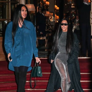 Kim Kardashian et Kimora Lee Simmons quittent le Ritz pour se rendre au restaurant Ferdi. Paris, le 25 mars 2019.