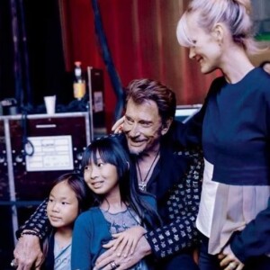 Johnny Hallyday avec ses filles Jade et Joy et sa femme Laeticia sur Instagram, le 26 mai 2017.