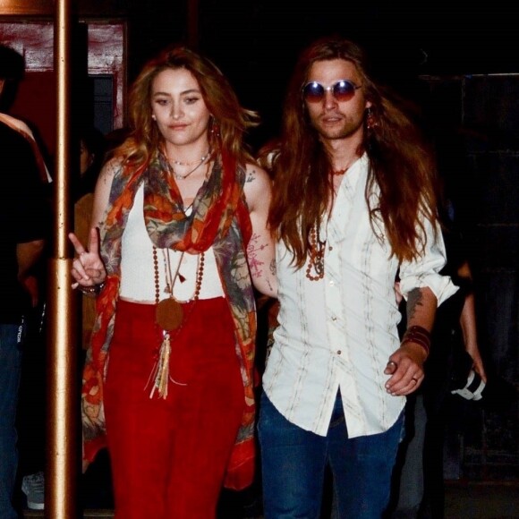 Paris Jackson et son compagnon Gabriel Glenn très souriant à la sortie de leur concert à The Mint à Los Angeles, le 30 mars 2019.
