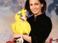 Adeline Blondieau souriante et prête à amuser les enfants avec ses contes