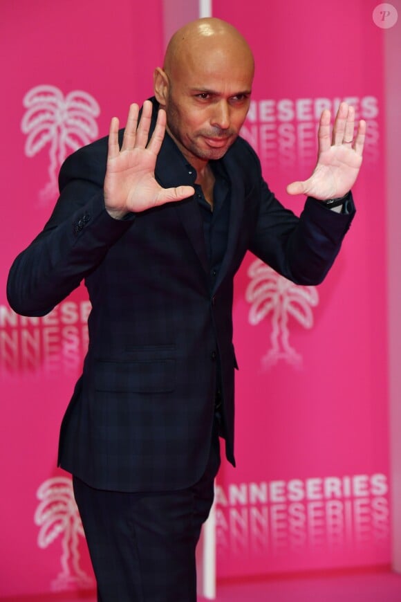 Eric Judor au photocall de la 2e édition de "CanneSéries" au Palais des festivals à Cannes, le 6 avril 2019. © Bruno Bébert/Bestimage