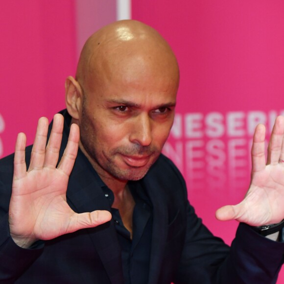 Eric Judor au photocall de la 2e édition de "CanneSéries" au Palais des festivals à Cannes, le 6 avril 2019. © Bruno Bébert/Bestimage