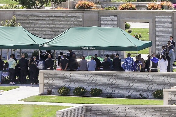 Exclusif - Obsèques du rappeur assassiné Nipsey Hussle au cimetière de Forest Lawn à Los Angeles le 12 avril 2019.
