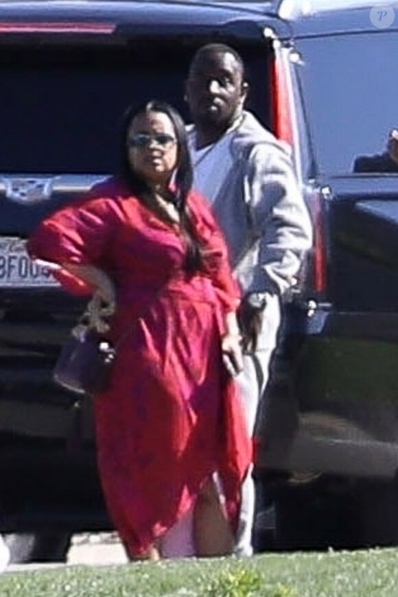 Exclusif - Obsèques du rappeur assassiné Nipsey Hussle au cimetière de Forest Lawn à Los Angeles le 12 avril 2019.