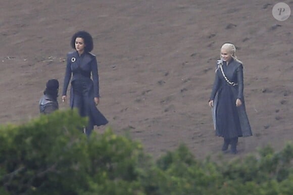 Kit Harington et Emilia Clarke lors du tournage de la 7ème saison de ''Game of Thrones'' à Bilbao, le 25 octobre 2016.