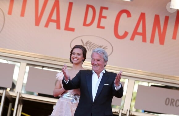 Marine Lorphelin (robe Eric Tibusch), Alain Delon - Montée des marches du film "Zulu" lors de la clôture du 66eme festival du film de Cannes le 26 mai 2013