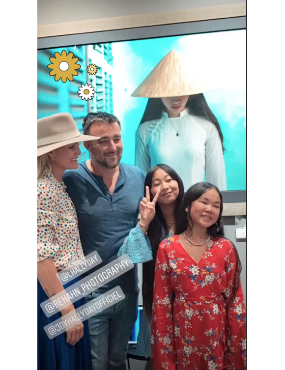Jade Hallyday sur Instagram, le 15 avril 2019. Voyage au Vietnam avec sa mère et sa soeur Joy. Elles ont visité l'association de Laeticia Hallyday et Hélène Darroze "La bonne étoile", qui vient en aide aux orphelins vietnamiens.