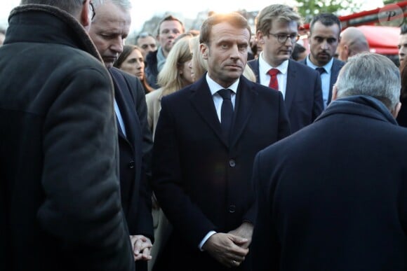 Le président de la République française, Emmanuel Macron, sa femme la Première Dame Brigitte Macron et Francois-Xavier Lauch, chef de cabinet du président - Le président de la République française est venu constater les dégâts provoqués par l'incendie survenu en la cathédrale Notre-Dame de Paris, France, le 15 avril 2019. © Stéphane Lemouton/Bestimage