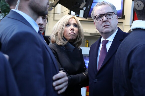 La Première dame Brigitte Macron et le président de l'assemblée nationale, Richard Ferrand - Le président de la République française est venu constater les dégâts provoqués par l'incendie survenu en la cathédrale Notre-Dame de Paris, France, le 15 avril 2019. © Stéphane Lemouton/Bestimage