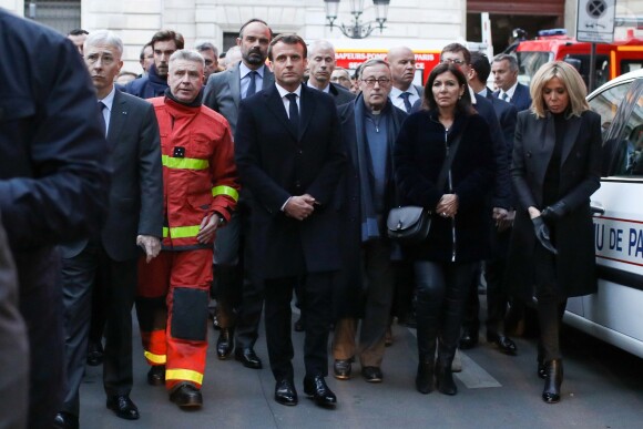 Didier Lallement, préfet de Police de Paris, Edouard Philippe, Premier ministre, le président de la République française, Emmanuel Macron, Franck Riester, ministre de la Culture, monseigneur Patrick Chauvet recteur-archiprêtre de la cathédrale Notre-Dame de Paris, la maire de Paris, Anne Hidalgo, la Première dame Brigitte Macron - Le président de la République française est venu constater les dégâts provoqués par l'incendie survenu en la cathédrale Notre-Dame de Paris, France, le 15 avril 2019. © Stéphane Lemouton/Bestimage