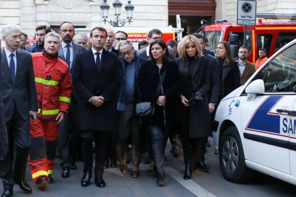 Didier Lallement, préfet de Police de Paris, Edouard Philippe, Premier ministre, le président de la République française, Emmanuel Macron, Franck Riester, ministre de la Culture, monseigneur Patrick Chauvet recteur-archiprêtre de la cathédrale Notre-Dame de Paris, la maire de Paris, Anne Hidalgo, la Première dame Brigitte Macron - Le président de la République française est venu constater les dégâts provoqués par l'incendie survenu en la cathédrale Notre-Dame de Paris, France, le 15 avril 2019. © Stéphane Lemouton/Bestimage