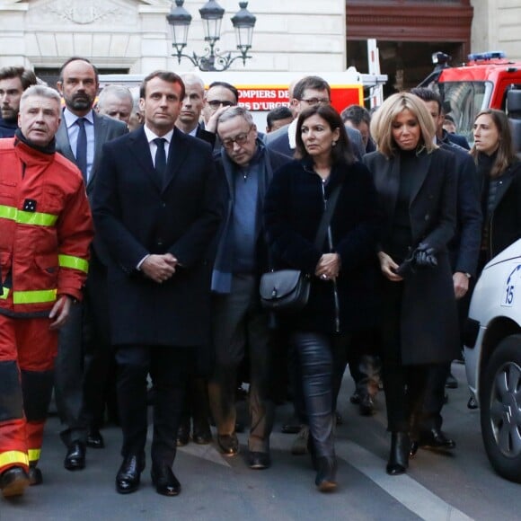 Didier Lallement, préfet de Police de Paris, Edouard Philippe, Premier ministre, le président de la République française, Emmanuel Macron, Franck Riester, ministre de la Culture, monseigneur Patrick Chauvet recteur-archiprêtre de la cathédrale Notre-Dame de Paris, la maire de Paris, Anne Hidalgo, la Première dame Brigitte Macron - Le président de la République française est venu constater les dégâts provoqués par l'incendie survenu en la cathédrale Notre-Dame de Paris, France, le 15 avril 2019. © Stéphane Lemouton/Bestimage