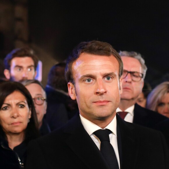 Le premier ministre, Edouard Philippe, Franck Riester, ministre de la Culture, la maire de Paris, Anne Hidalgo, le président de la République française, Emmanuel Macron, Richard Ferrand, président de l'Assemblée Nationale, la Première Dame Brigitte Macron et l'archevêque de Paris Michel Aupetit - Le président de la République française est venu constater les dégâts provoqués par l'incendie survenu en la cathédrale Notre-Dame de Paris, France, le 15 avril 2019. © Stéphane Lemouton/Bestimage