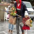 Exclusif - Ryan Gosling avec sa femme Eva Mendes et leurs enfants Esmeralda font du shopping à Los Angeles le 14 février, 2019.