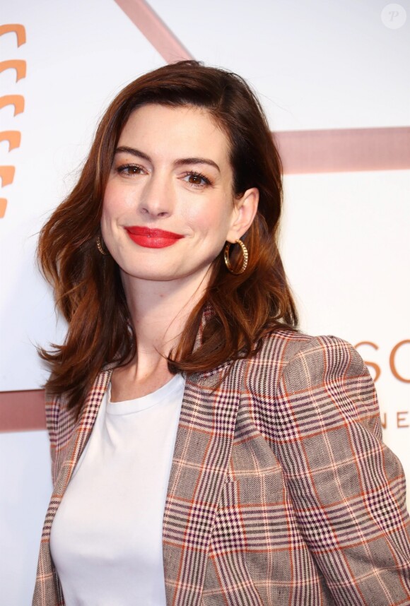 Anne Hathaway au photocall de la soirée d'ouverture du complexe immobilier "Hudson Yards" à New York, le 14 mars 2019.