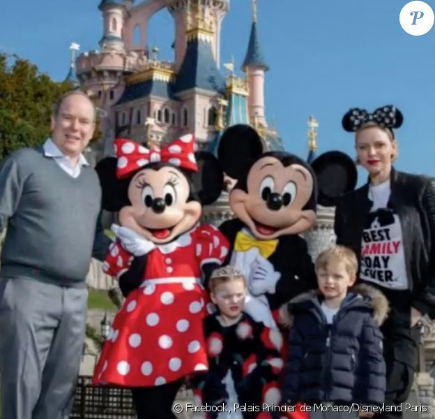 Jacques et Gabriella de Monaco ont découvert le parc Disneyland Paris, avec leurs parents Albert et Charlene de Monaco. Avril 2019.