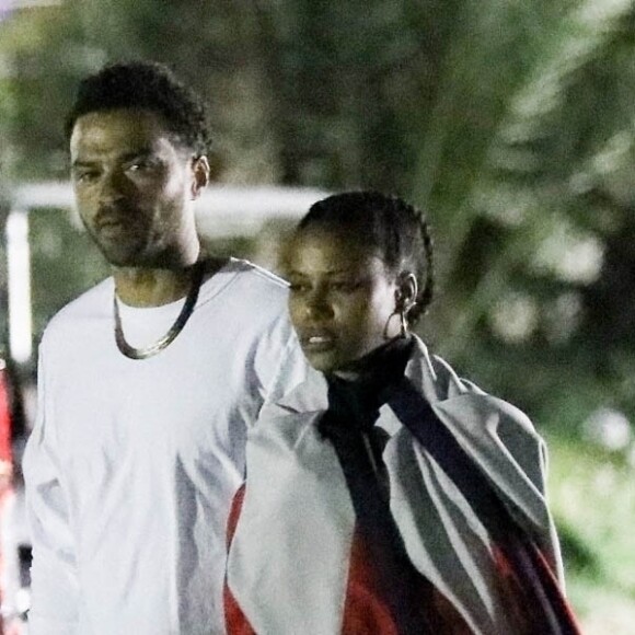 Jesse Williams et sa compagne Taylor Rooks au deuxième week-end du festival Coachella. Indio, le 19 avril 2019.