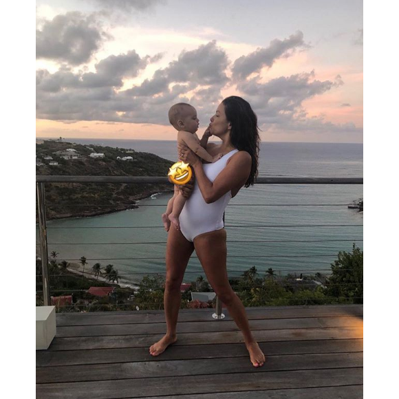 Les vacances d'Eva Longoria dans la maison de Johnny Hallyday dans les Antilles françaises, le 25 avril 2019.
