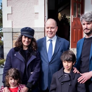 Le prince Albert II de Monaco posant avec Florence Müller (commissaire de l'exposition) lors de l'inauguration de l'exposition Grace de Monaco, princesse en Dior le 25 avril 2019 à Granville, à la villa Les Rhumbs qui abrite le musée Christian Dior. © Cyril Moreau/Bestimage