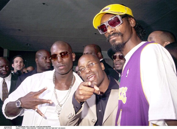 Tyrese, John Singleton et Snoop Dogg en 2001 à Los Angeles lors de la première de Baby Boy.