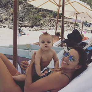 Eva Longoria et son fils Santiago en vacances à Saint-Barthélemy. Avril 2019.