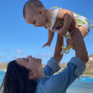 Eva Longoria et son fils Santiago en vacances à Saint-Barthélemy. Avril 2019.