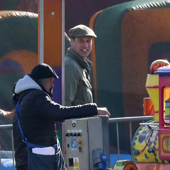 Exclusif - Le prince William, duc de Cambridge lors d'une après-midi de détente en famille en marge des courses de chevaux de Burnham dans le Norfolk le 12 avril 2019.