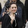 Marion Cotillard en tournage avec son bébé :