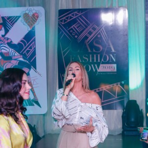 Exclusif - La chanteuse Vitaa lors du défilé de la 14ème édition du Casa Fashion Show au Sofitel Casablanca Tour Blanche à Casablanca, Maroc, le 20 avril 2019. Sept ans déjà que le Casa Fashion Show promeut la femme marocaine citoyenne du monde. Devenu un rendez-vous incontournable et placé sous le Haut Patronage de Sa Majesté le Roi du Maroc, l'événement porté par K.Cheddadi et chorégraphié par H.Ghorab, se veut le reflet d'une société plurielle et avant-gardiste, jonglant avec brio entre ses racines orientales et sa culture occidentale. Une société solidaire également… L'événement soutenant depuis son lancement l’Association des Bonnes Œuvres du Cœur dont l’objectif est de redonner un souffle de vie et d’espoir aux bébés bleus. Le Casa Fashion Show dévoile au public marocain les collections Printemps/Eté 2019 des griffes les plus prestigieuses : de Etro à Oud Paris, en passant par Elisabetta Franchi, Pinko, Dice Kayek, Just Cavalli ou encore Orza Couture… Les créateurs marocains Lina Cahill et Sara Chraibi revisitent la robe du soir, avec cet œil aiguisé et ce sens pointu du détail qui les caractérisent. Le talentueux couturier tunisien, Ali Karoui (souvent surnommé le nouveau Azzedine Alaia), est présent pour la seconde fois consécutive. Enfin, l’enseigne marocaine de luxe IO sera la chaussure officielle de l’événement et l’Oréal Paris, le partenaire coiffure et make up du show. © Philippe Doignon/Bestimage