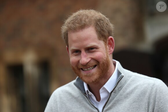 Le prince Harry, duc de Sussex, annonce à la presse la naissance de son fils à 5h26 ce lundi 6 mai 2019.