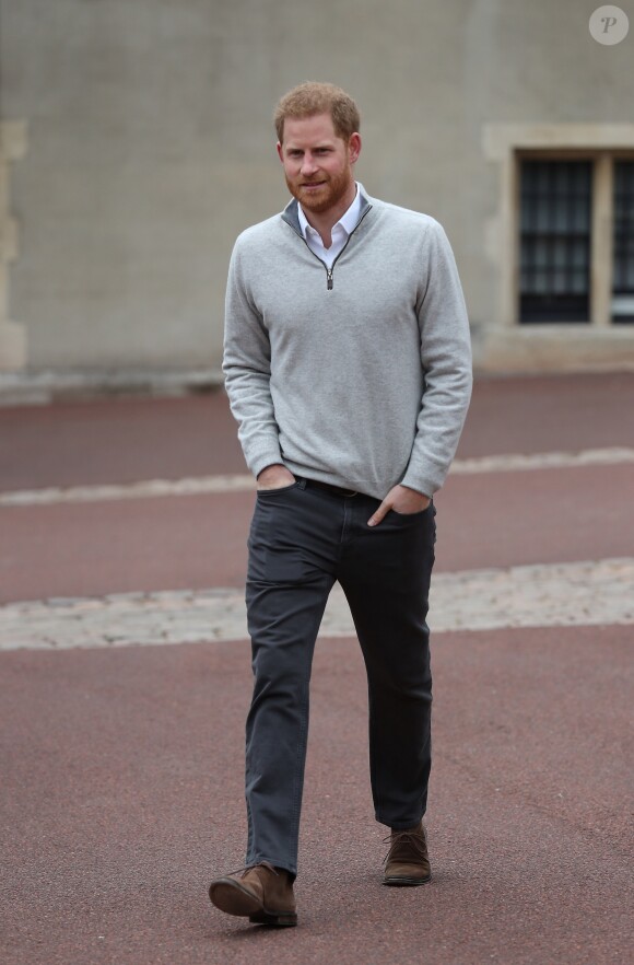 Le prince Harry, duc de Sussex, annonce à la presse la naissance de son fils à 5h26 ce lundi 6 mai 2019.