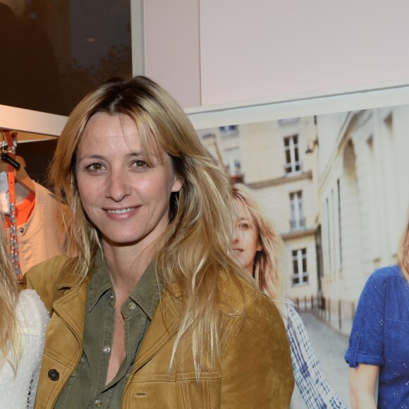 Exclusif - Sarah Lavoine et sa fille Yasmine - Vernissage du nouveau design éphémère de la boutique Comptoir Des Cotonniers de Saint-Sulpice à Paris, le 9 avril 2015. -