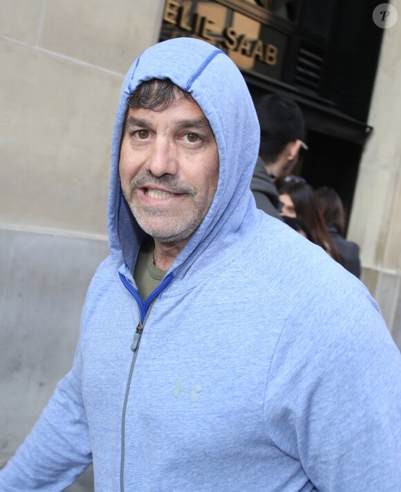 Exclusif - Nicholas Brendon - Les acteurs de la série "Buffy contre les Vampires" quittent l'hôtel de Sers à Paris le 18 mars 2016. Ils sont attendus à la convention "Witches VS Vampires"qui se déroulera les 19 et 20 mars 2016 à Paris. © Denis Guignebourg / Bestimage