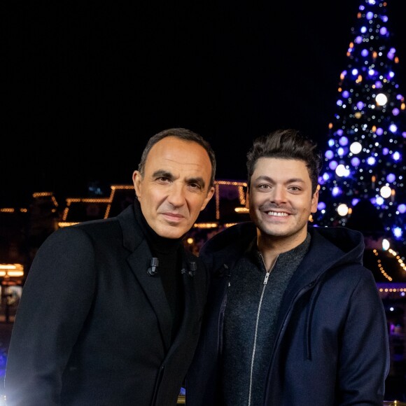 Exclusif - Nikos Aliagas et Kev Adams - Enregistrement de l'émission "Toute la musique qu'on aime" à Disneyland Paris le 12 décembre 2018. L'émission sera diffusée le 31 décembre 2018 à 23h30 sur TF1 pour le passage à la nouvelle année. © Cyril Moreau/Bestimage