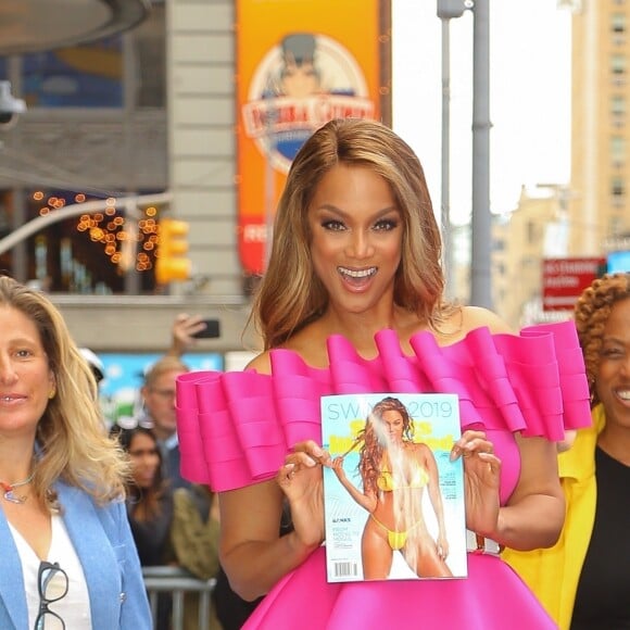 Tyra Banks fait la promotion du magazine Sports Illustrated Swimsuit 2019 dont elle fait la couverture à New York, le 8 mai 2019  Former model and TV host Tyra Banks looks great on Pink while promoting her new Sports Illustrated Swimsuit 2019 cover! 8th may 201908/05/2019 - New York