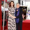 Anne Hathaway et sa mère Kate McCauley Hathaway - Anne Hathaway reçoit son étoile sur le Walk Of Fame dans le quartier de Hollywood à Los Angeles, le 9 mai 2019