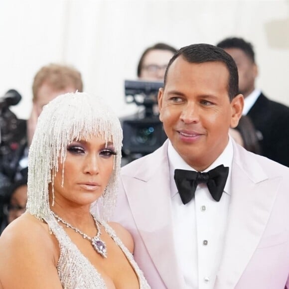 Jennifer Lopez et son fiancé Alex Rodriguez - Arrivées des people à la 71ème édition du MET Gala (Met Ball, Costume Institute Benefit) sur le thème "Camp: Notes on Fashion" au Metropolitan Museum of Art à New York, le 6 mai 2019.