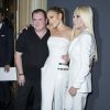 Luigi Massi (mort en avril 2019), Jennifer Lopez et Donatella Versace - People au défilé Versace automne-hiver 2014-2015 lors de la fashion week à Paris le 6 juillet 2014.