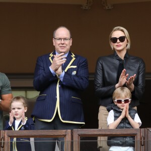 Le prince Albert II et la princesse Charlène de Monaco avec leurs enfants le prince Jacques de Monaco et la princesse Gabriella de Monaco lors de la 9ème édition du Tournoi Sainte Dévote de Rugby au Stade Louis II à Monaco, le 11 mai 2019. © Jean-Charles Vinaj/Pool/Bestimage