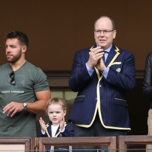 Le prince Albert II et la princesse Charlène de Monaco avec leurs enfants le prince Jacques de Monaco et la princesse Gabriella de Monaco lors de la 9ème édition du Tournoi Sainte Dévote de Rugby au Stade Louis II à Monaco, le 11 mai 2019. © Jean-Charles Vinaj/Pool/Bestimage