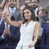 Letizia d'Espagne : Souriante au stade pour soutenir le football féminin