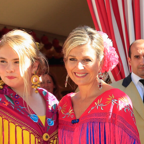 Le roi Willem-Alexander et la reine Maxima des Pays-Bas ont participé le 10 mai 2019 à la Feria de Séville, où ils se sont connus vingt ans plus tôt, avec leurs filles la princesse héritière Catharina-Amalia, la princesse Alexia et la princesse Ariane.