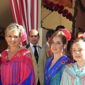 Le roi Willem-Alexander et la reine Maxima des Pays-Bas ont participé le 10 mai 2019 à la Feria de Séville, où ils se sont connus vingt ans plus tôt, avec leurs filles la princesse héritière Catharina-Amalia, la princesse Alexia et la princesse Ariane.