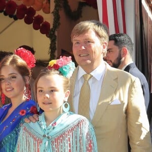 Le roi Willem-Alexander et la reine Maxima des Pays-Bas ont participé le 10 mai 2019 à la Feria de Séville, où ils se sont connus vingt ans plus tôt, avec leurs filles la princesse héritière Catharina-Amalia, la princesse Alexia et la princesse Ariane.