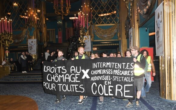 Manifestation intermittents du spectacle lors de la 31ème cérémonie des Molières 2019 aux Folies Bergère à Paris, France, le 13 mai 2019. © Coadic Guirec/Bestimage