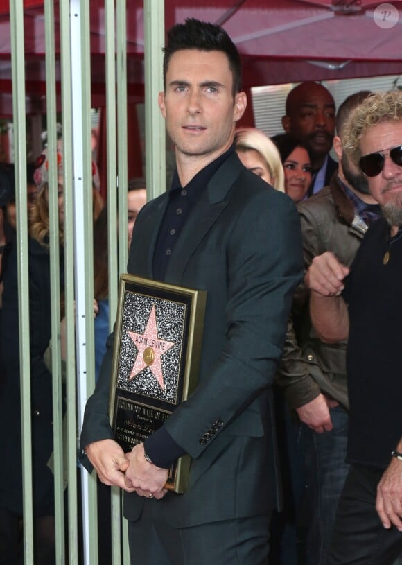 Adam Levine reçoit son étoile sur le Walk of Fame à Hollywood, le 10 février 2017.